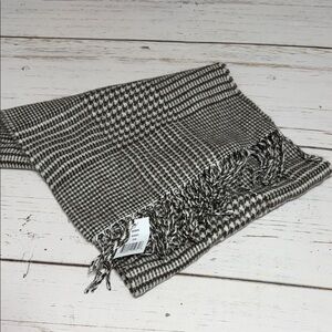 NWT Better than Cashmere Stylish Houndstooth Scarf